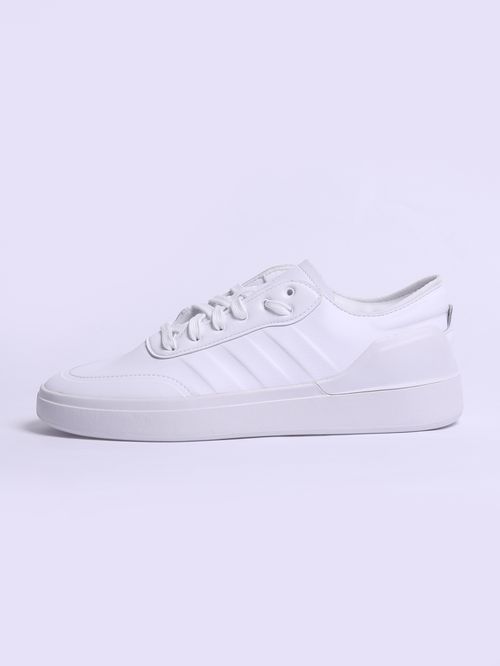 Tênis adidas court revival