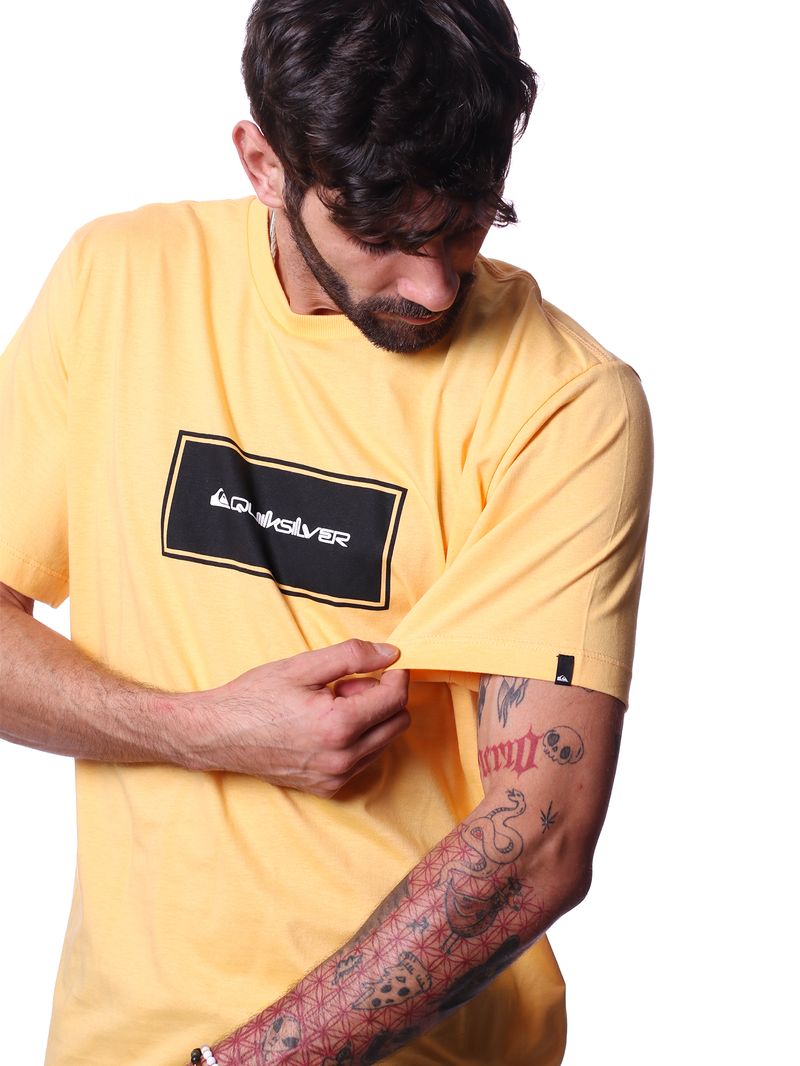 Camiseta-Quiksilver-Omni-Retangulo-Amarelo