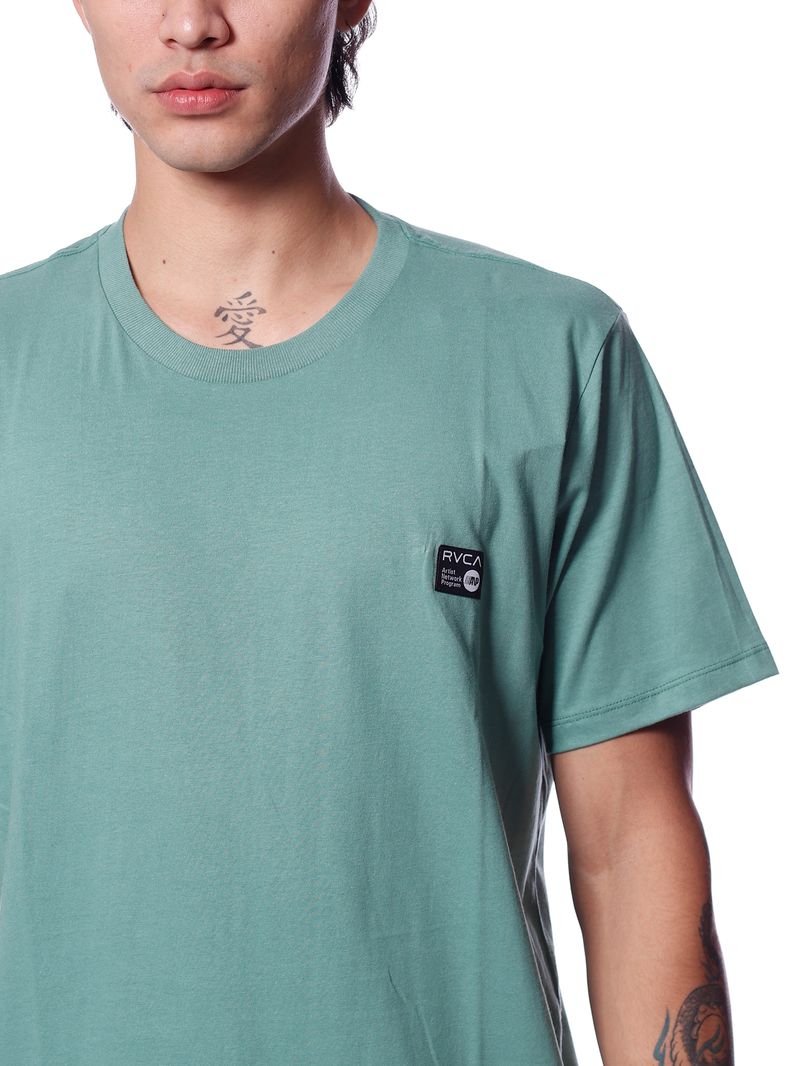 Camiseta-Rvca-Anp-Label-Verde