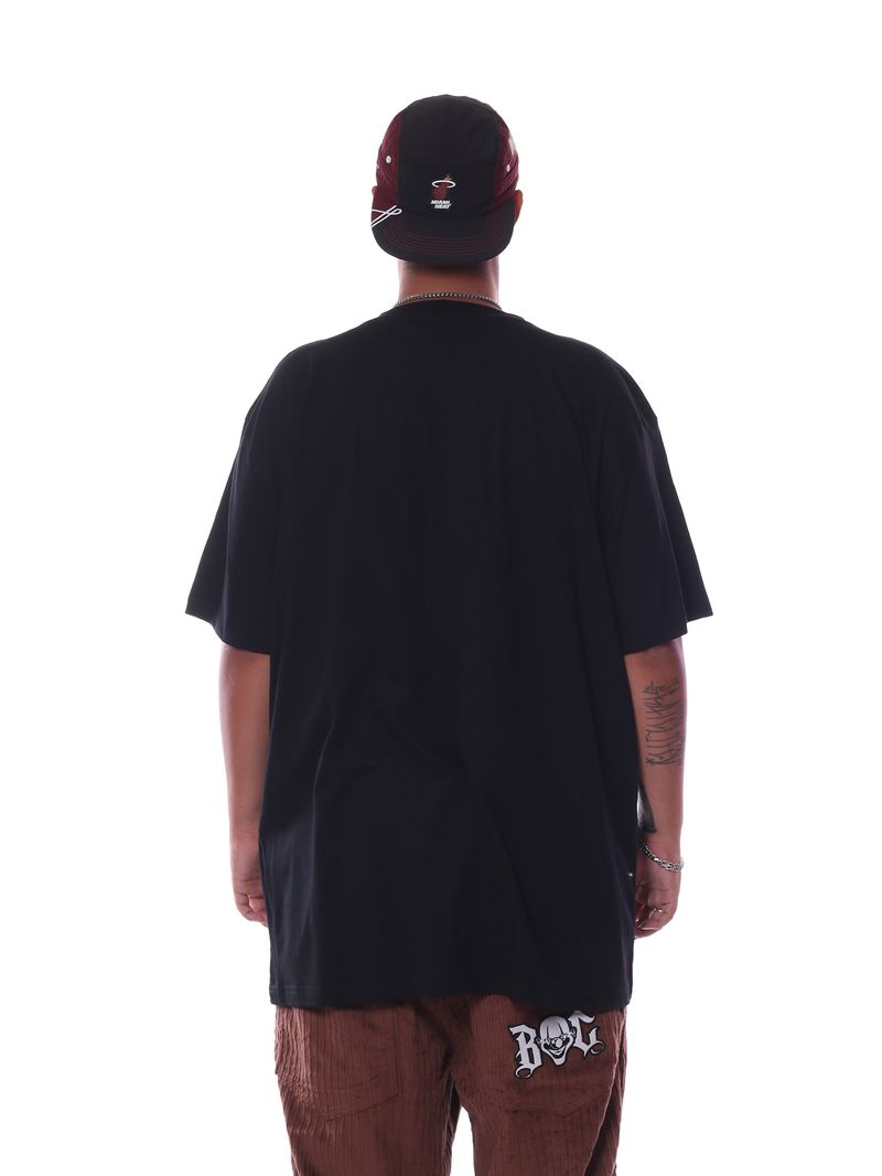 Camiseta-Plus-Size-Bali-Hai-NYC-Preto