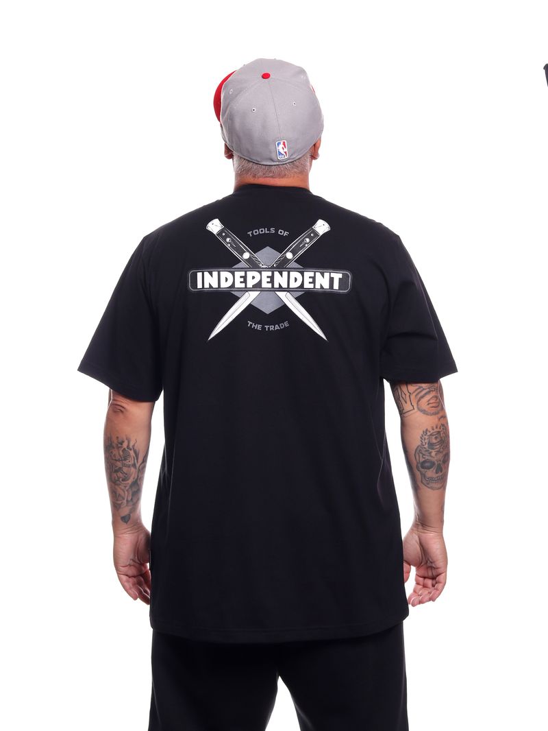 Camiseta-Plus-Size-Independent-Tools-Of-The-Trade-Preto