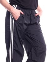Calca-Adidas-Malha-Parachute-Tres-Listras-Black
