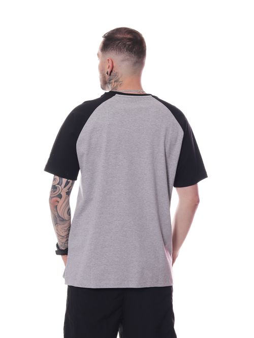 Camiseta New Era Raglan Branded